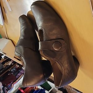 Ziera Bronze Old Gold Carr Strap Mary Jane Shoes Great condition sz 42 preloved